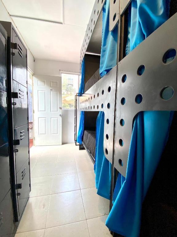Roomies Hostel Cibeles Мехико Экстерьер фото