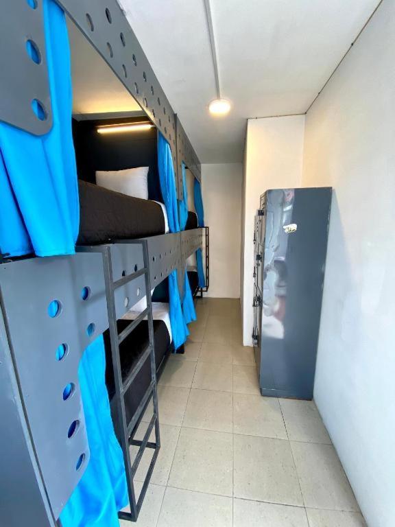 Roomies Hostel Cibeles Мехико Экстерьер фото